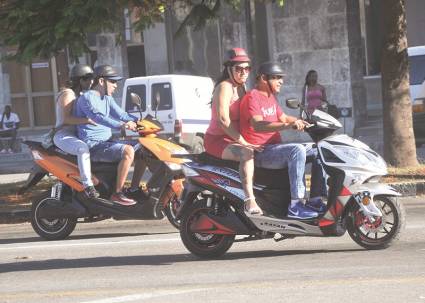 Ciclomotores y motos eléctricas