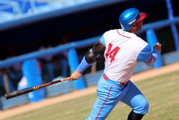 Portuarios en la final de la Liga Élite del Béisbol Cubano. Foto: Roberto Morejón Rodríguez / JIT.