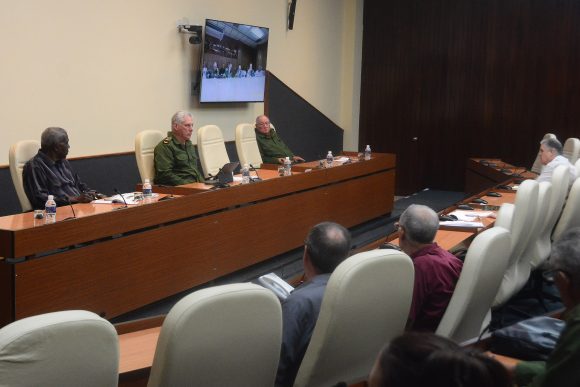 Encuentro de este sábado para chequear el proceso de recuperación en Pinar del Río y otras provincias afectadas.Foto: Estudios Revolución.