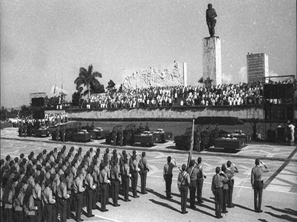 Rememora Díaz-Canel regreso de restos de Che Guevara a ciudad cubana