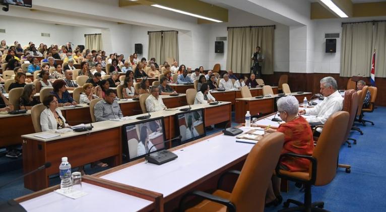 Sostiene Díaz-Canel encuentro con contralores y auditores