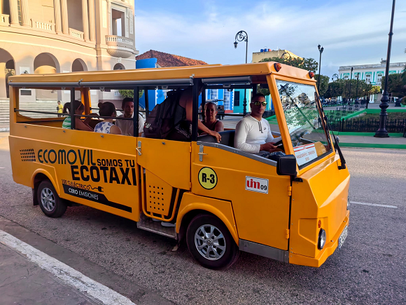 Ecomóviles: Microbuses ensamblados en Cuba